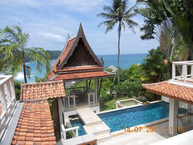 Superb villas in Kata with private pool
