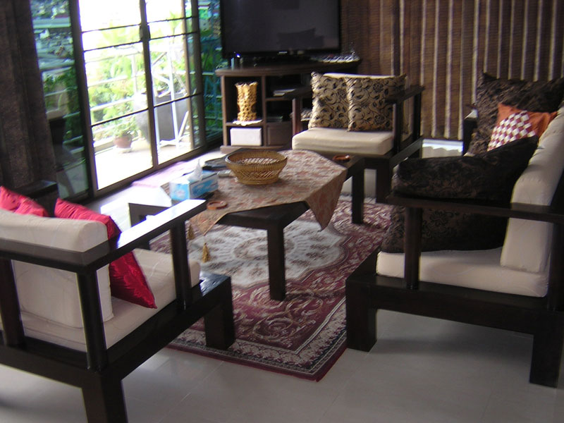 3 teak wood sofa +2 end chairs