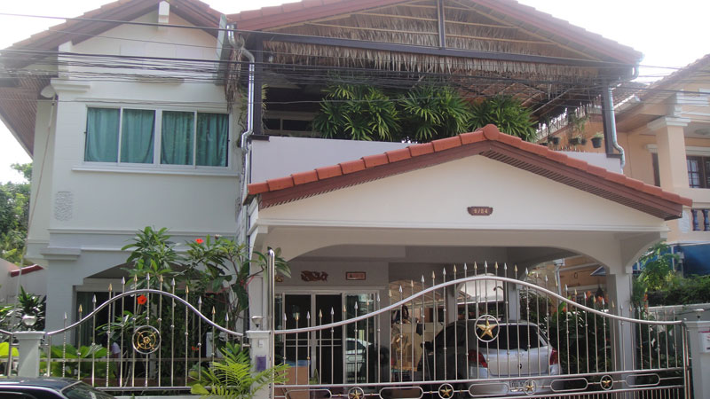 3 bed Villa With Pool Chalong