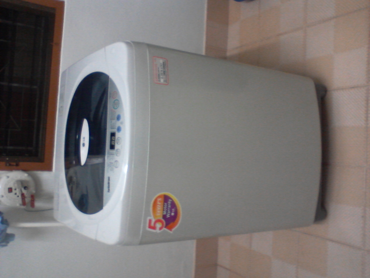 Washing Machine - LG 10kg  2yr