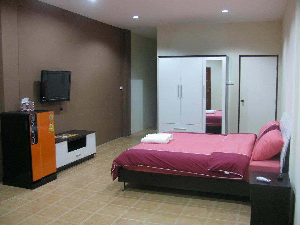 SHOP AND GUESTHOUSE FOR SALE