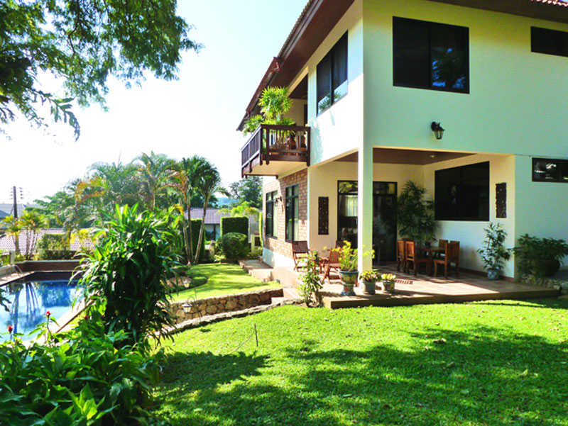 Lovely Naiharn Beach Home