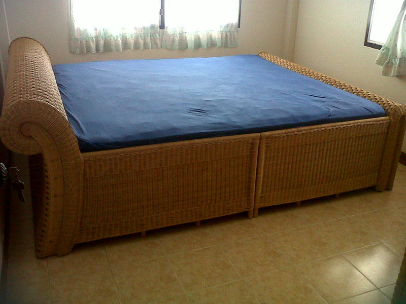 Rattan bed