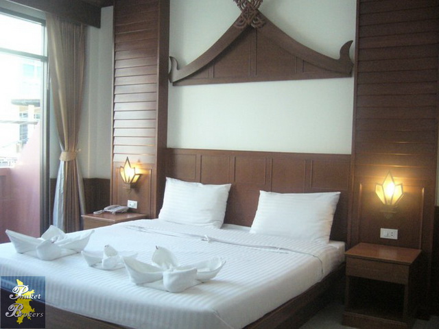 guest house with swimming pool