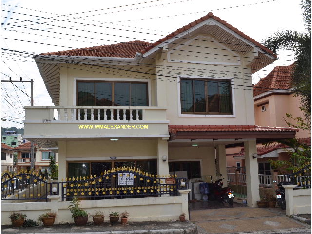 Quiet Estate Downtown Patong