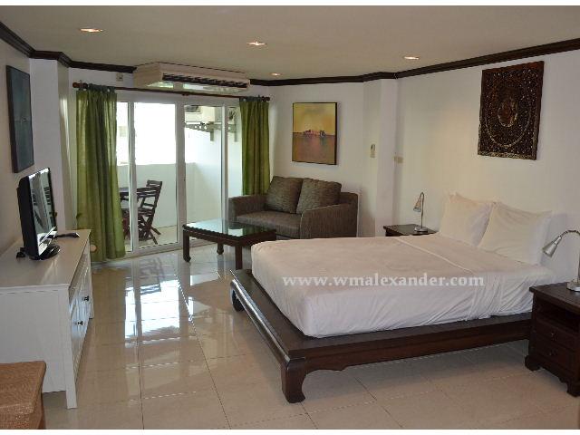 Condo - 4 min walk to beach