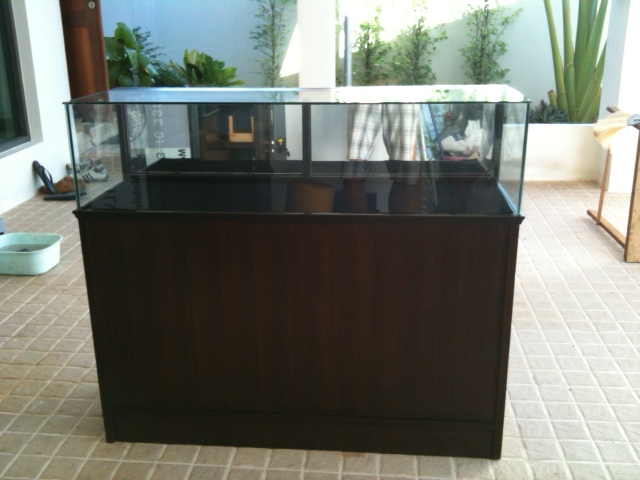 1  Show Case 180x80x40 cm