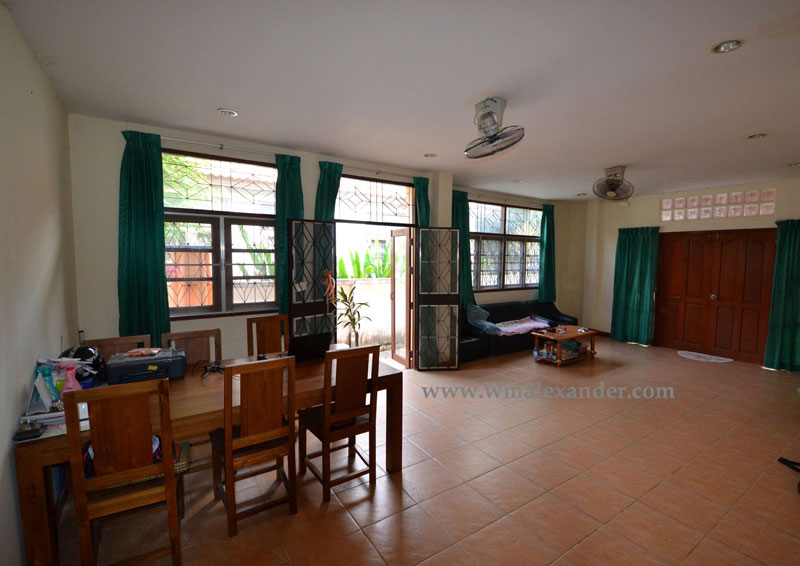 Priced to sell - 2 Bd Det Hous
