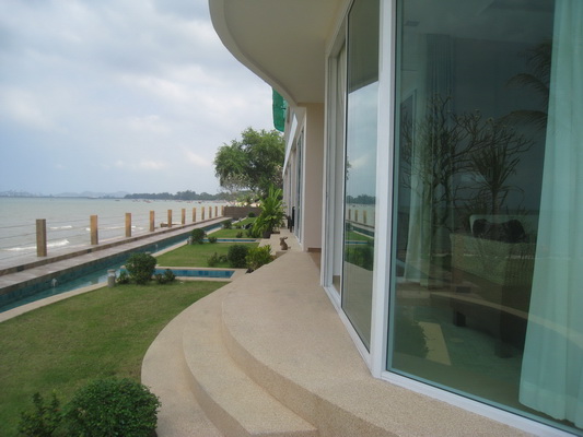 Pattaya Beachfront 1 bedroom