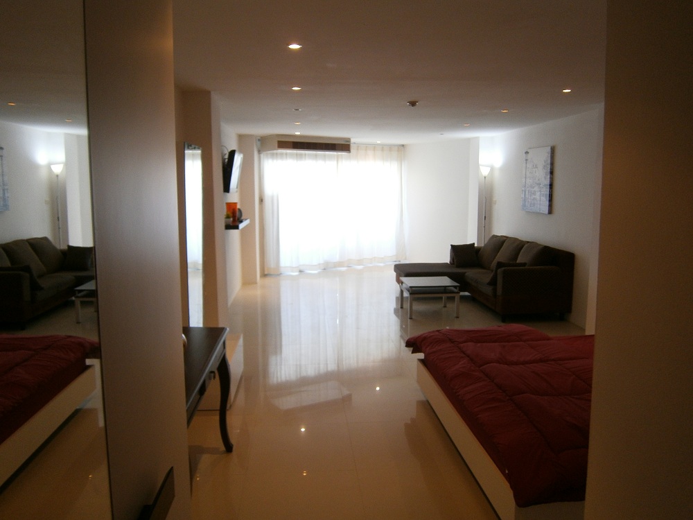 lovely 50 sqmr condo in patong