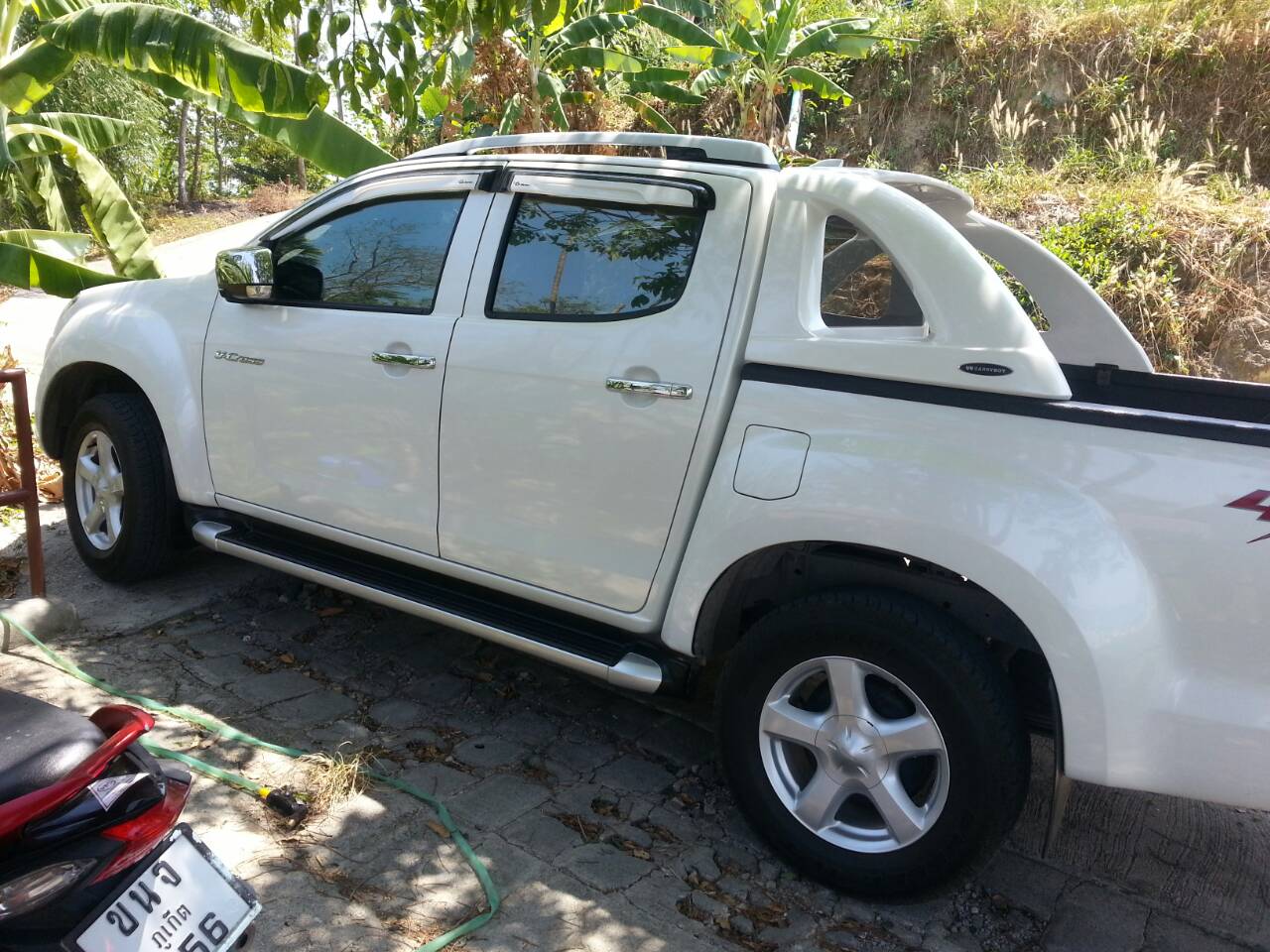 ISUZU V-CROSS AUTO 2013 -