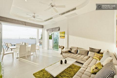 3-story apartment on the beach