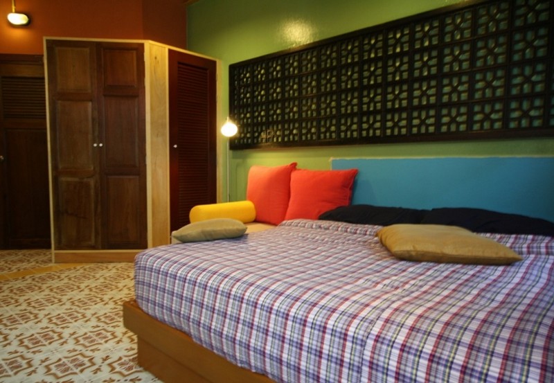 One Boutique Room For Rent
