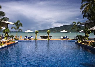 2 BDR BEACHFRONT APT BY OWNER