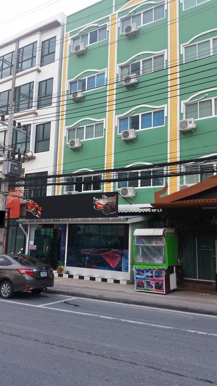 16 Room Guest House and Bar F1