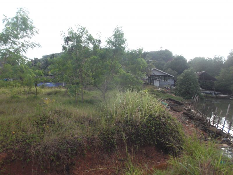 Sea accessible land for sale