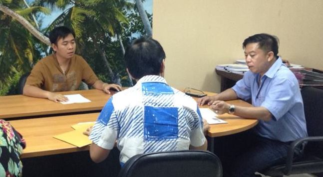 Santi Pawai (right), Director of the Ministry of Tourism and Sports Phuket office, confirmed that Phuket William Diving Co Ltd was a fully legally registered company.