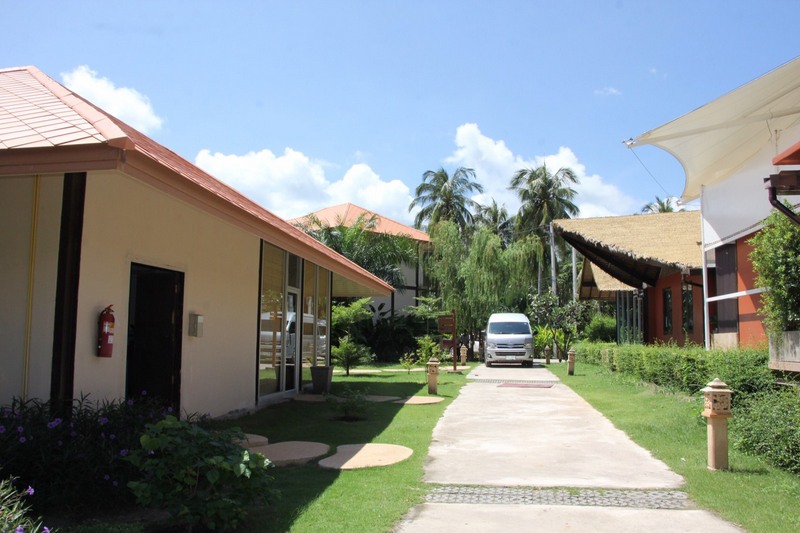 Officials are investigating Blue Bay Resort on Koh Yao Yai, east of Phuket, as it is a subsidiary of now de-registered Chinese tour company Tranlee Travel Co Ltd, which was found to have been formed illegally by using nominee shareholders. Photo: Darawan Naknakhon