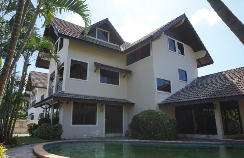 Large luxury house for sale
