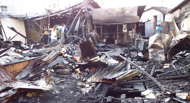 Four houses destroyed in Phuket Town fire
