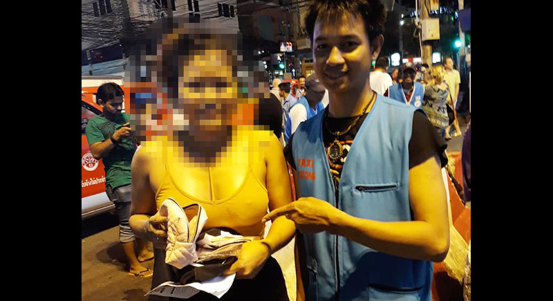 Patong motorbike taxi driver returns B10k left on seat