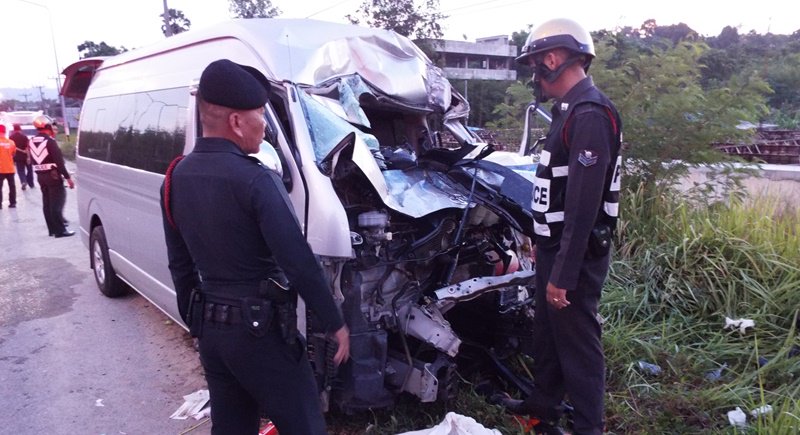 PHUKET XTRA: VIDEO: ANOTHER tourist van crash! Stealing from scholarship fund! Woman's tree 'prediction'? || March 21
