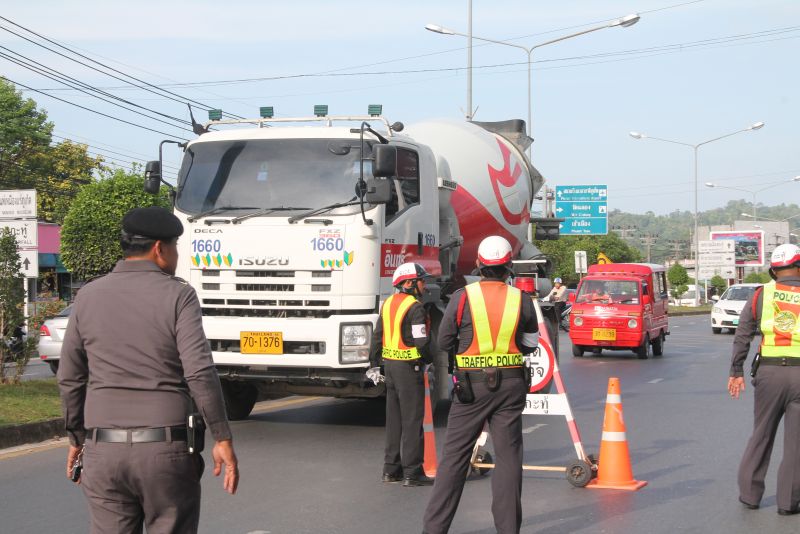 PHUKET XTRA: VIDEO: Phuket gearing for Songkran! Top insurgent dead? Millions stolen! || April 12