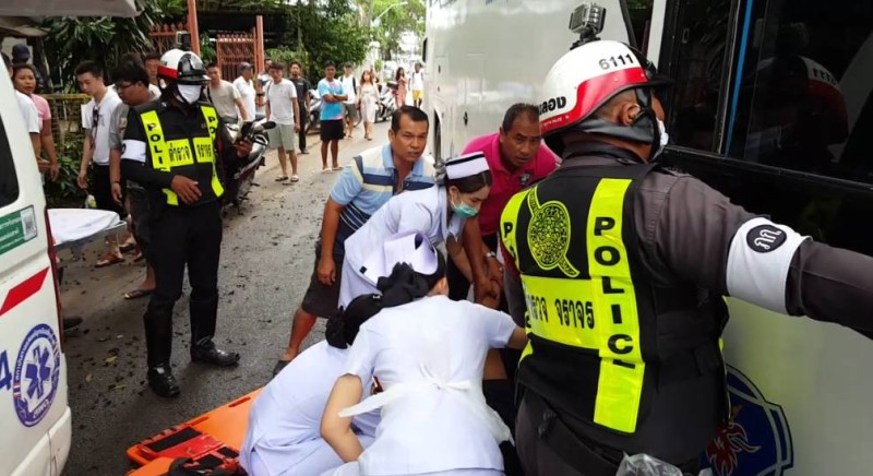 Phuket student injured as tour bus hits motorbike in residential sidestreet