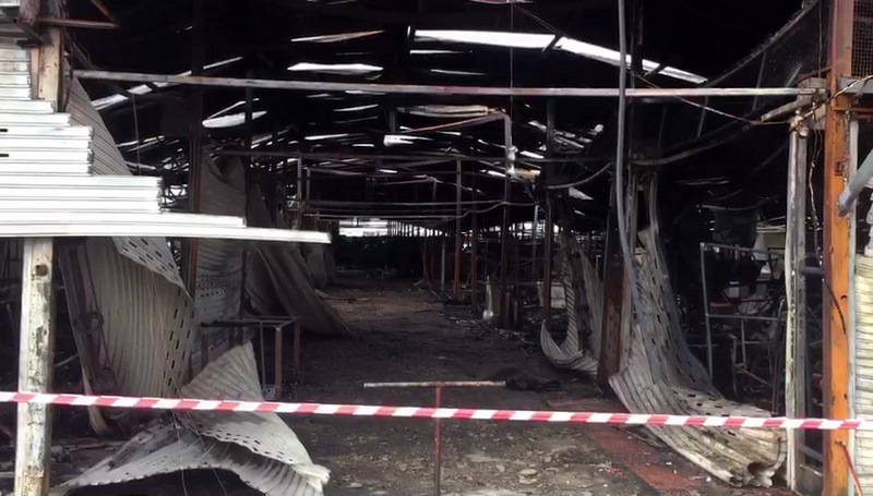 PHUKET XTRA: VIDEO: Colourful cop! Support after the blaze! Cats, dogs dumped! || May 30
