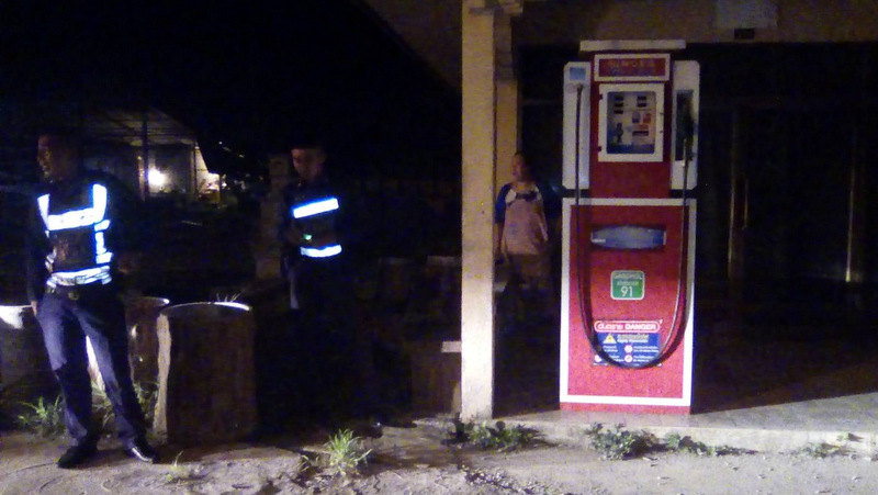 Thief cuts power to house, robs petrol-vending machine