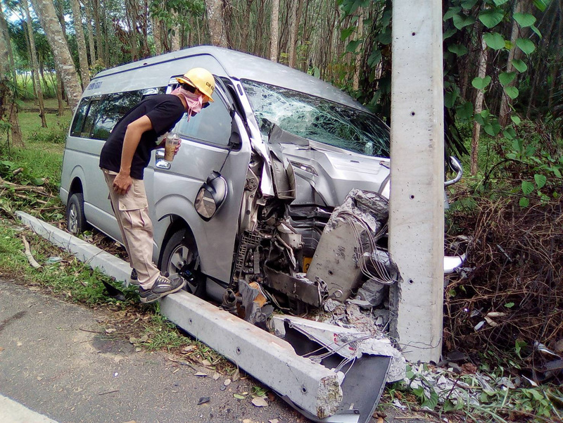Phuket tourists injured as van slams through power pole