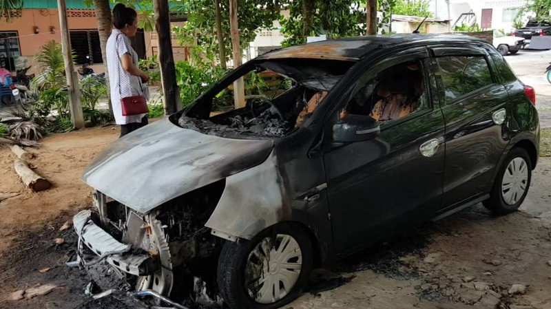 Police hunt mature-age jealous ex, age 51, for suspected car arson
