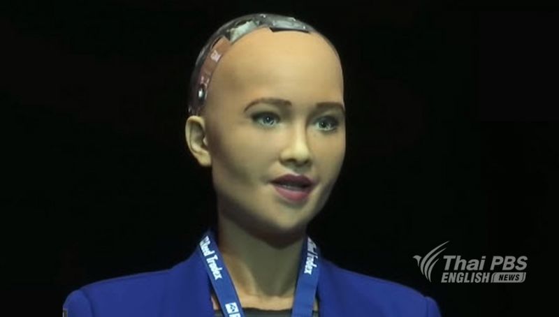 PHUKET XTRA: VIDEO: Sophia, the robot! Toddler saved during storm? Surin Beach dolphin! || June 21