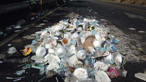 PHUKET XTRA: VIDEO: Plastic waste ban? Phuket boat fire! Hunting a murder suspect! || August 7