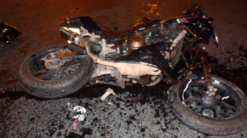 Phuket big bike rider, 24, rear-ends ice delivery truck, dies at scene