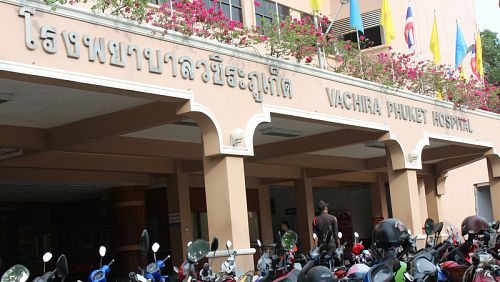 PHUKET XTRA: VIDEO: Vachira Hospital overcrowded! Dog day morning? Hunt for teen rapist! || August 29