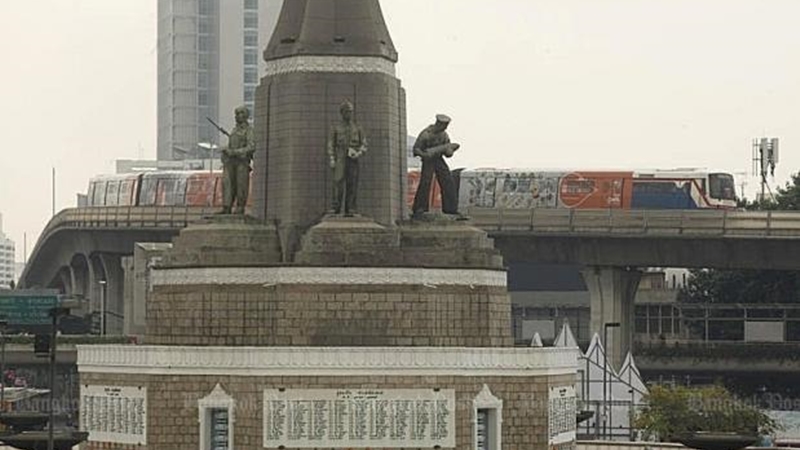 Hunt on for monument caretaker