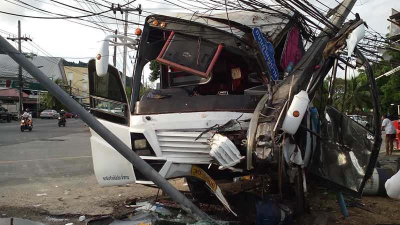 Driver suffers electric shock after Phuket tour bus crash