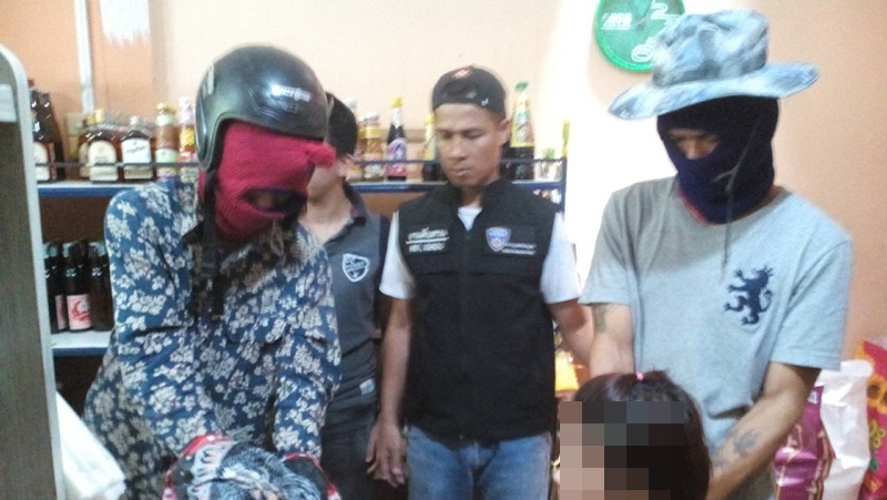 Phuket police arrest gun-toting shop robbers