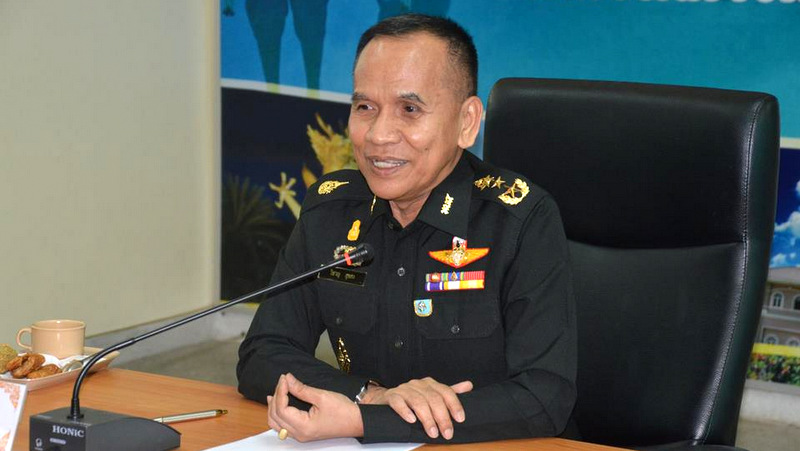 Army ‘asks’ Phuket operators to cease hiring illegal tour guides