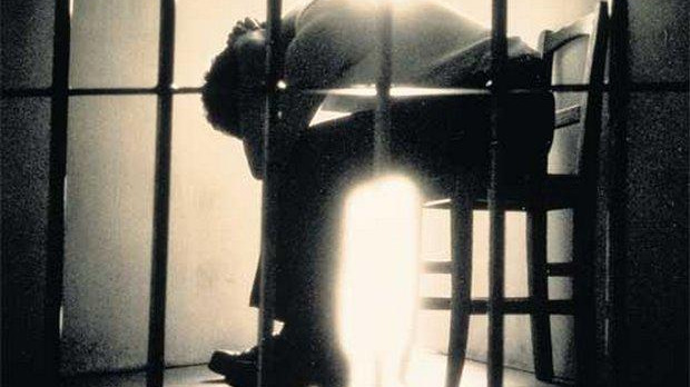 Government mulls private detention centres