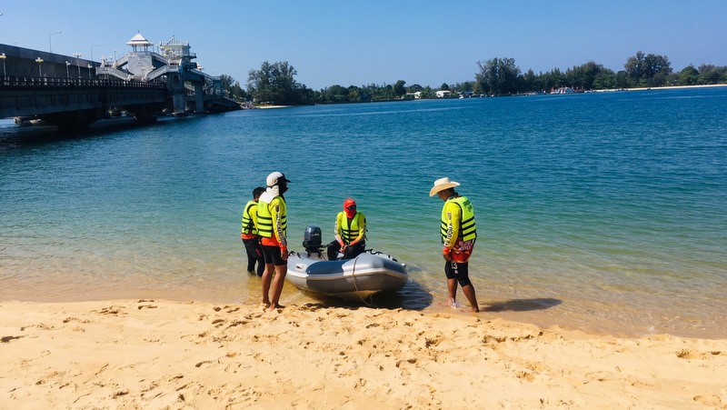 Body of man who jumped from northern bridge recovered south of Phuket