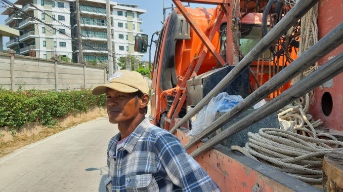 Worker, 25, electrocuted by high-voltage cable