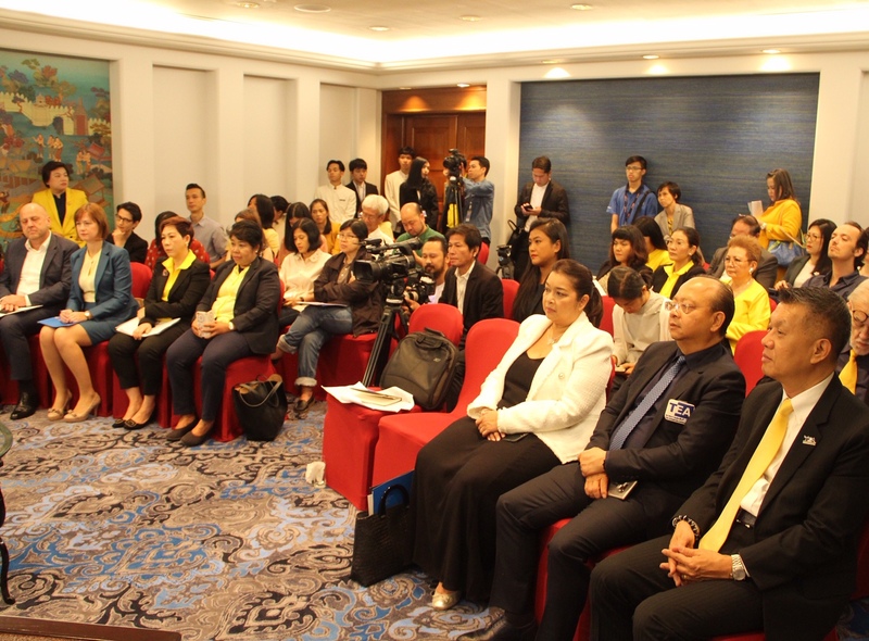‘Meet the press’ shortly after the signing of the MoU. Photo: AJ Wood