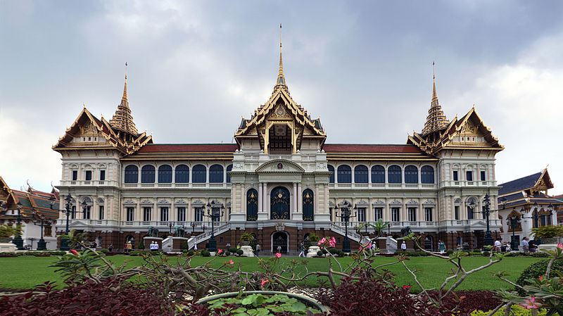 His Majesty the King to grant audiences in Bangkok