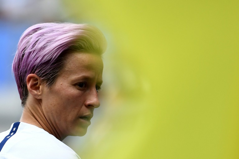 Trump rows with US soccer stars over White House visit