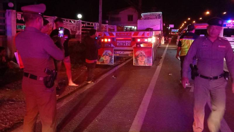 Man dies as motorbike slams into roadside 18-wheeler