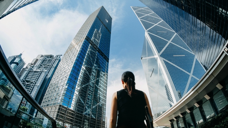 Global Capital Flows: Growing caution causes global real estate investment to dip in H1 as expected, but demand remains, reports JLL