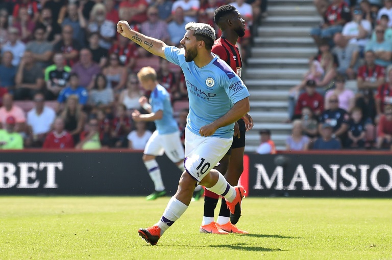 Aguero reaches 400 goals in City stroll, Newcastle stun Spurs