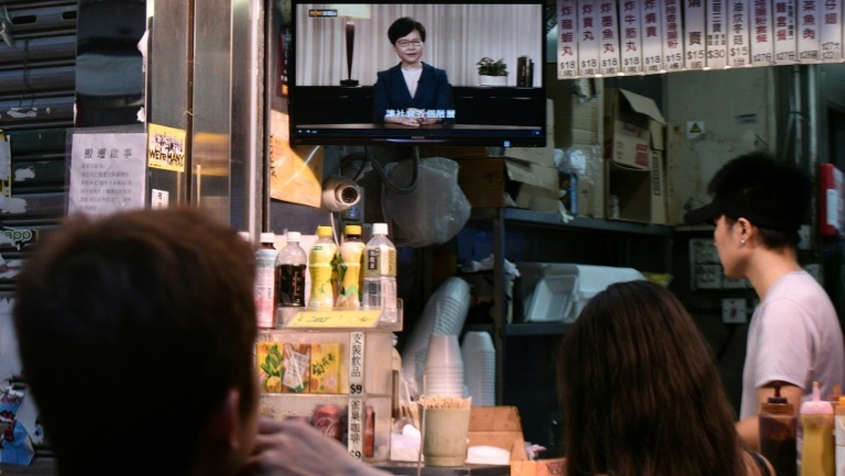 Hong Kong leader scraps loathed extradition law